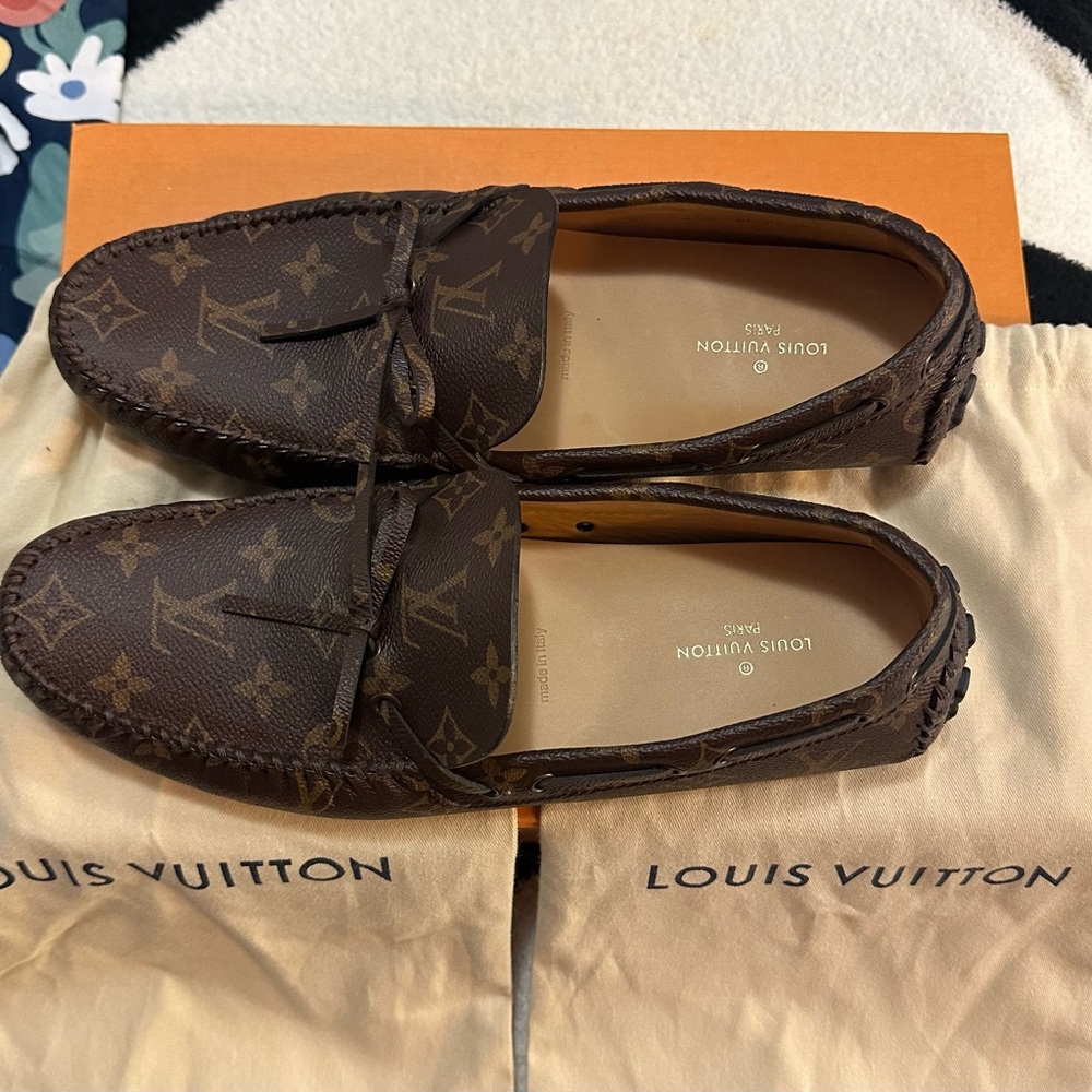 Louis Vuitton Black and Orange Athletic Shoes - Picture 4 of 10